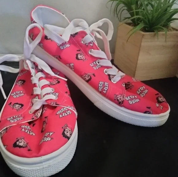 Shoes Betty Boop Tennis Shoes Sz Poshmark